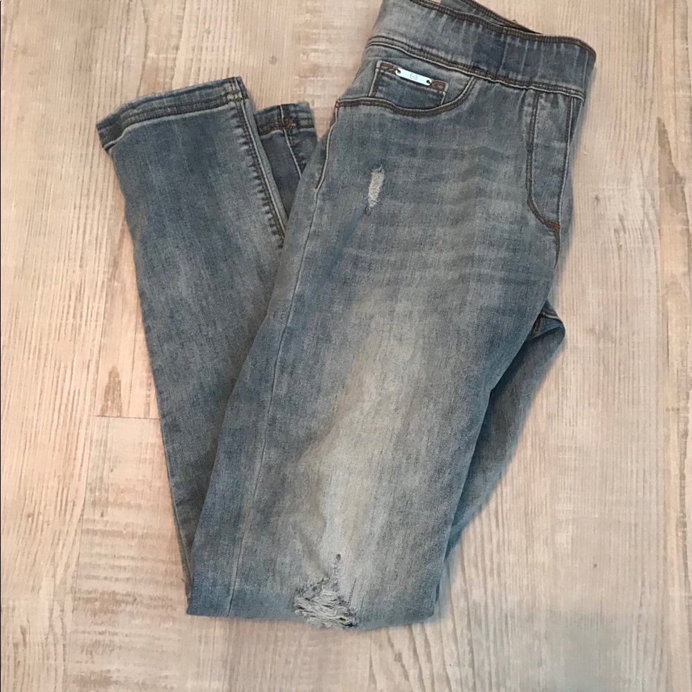 Excellent condition size small stretch - Picture 5 of 7
